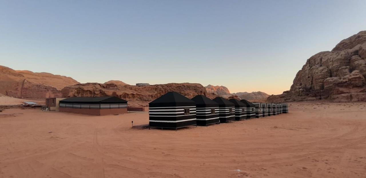 Bedouin Holidays Camp And Jeep Tours Hotel Wadi Rum Luaran gambar