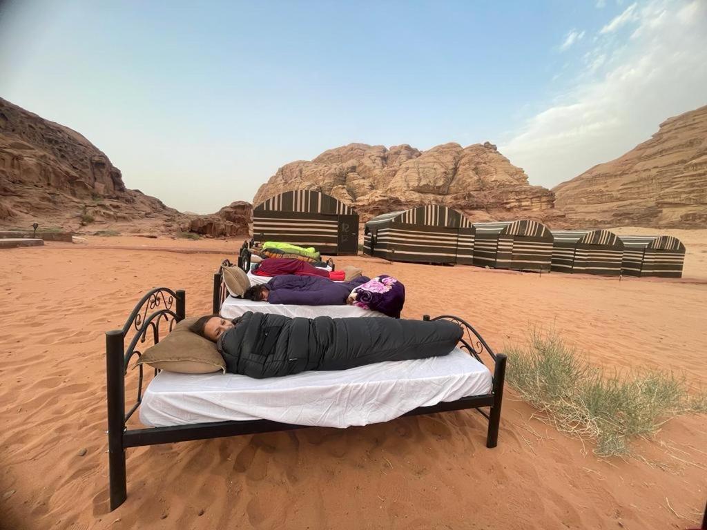 Bedouin Holidays Camp And Jeep Tours Hotel Wadi Rum Luaran gambar