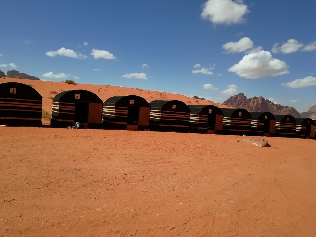 Bedouin Holidays Camp And Jeep Tours Hotel Wadi Rum Luaran gambar